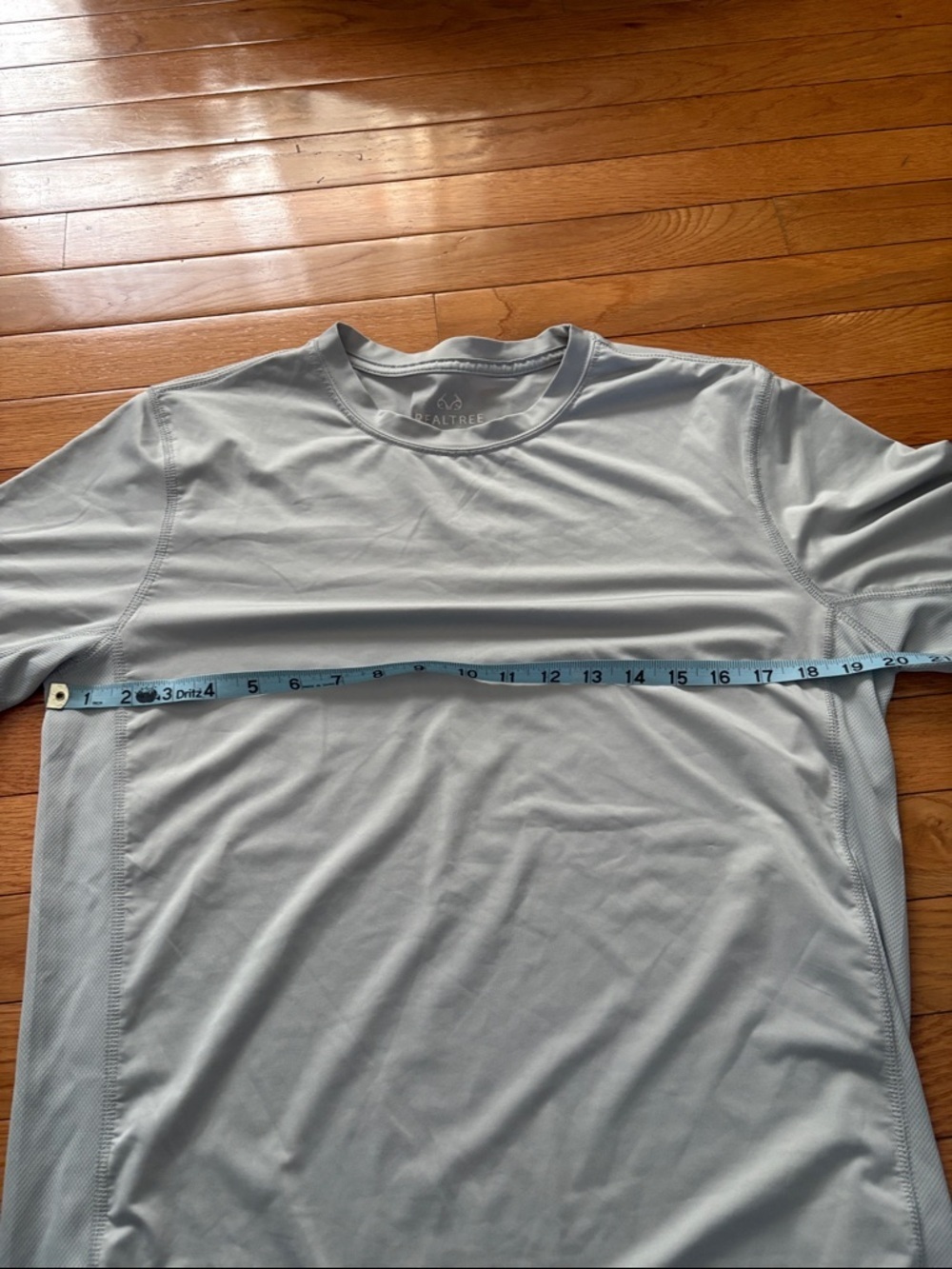Realtree Light Gray Short Sleeve Performance Shirt - Picture 8 of 9